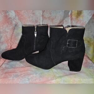 White Mountain Women's Black Ankle Boots Sz 10 Suede